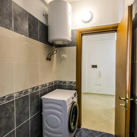Klint Apartament * Vlorë
